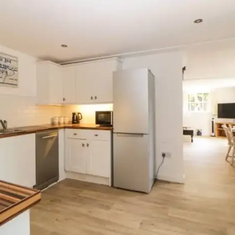 kitchen-605x465
