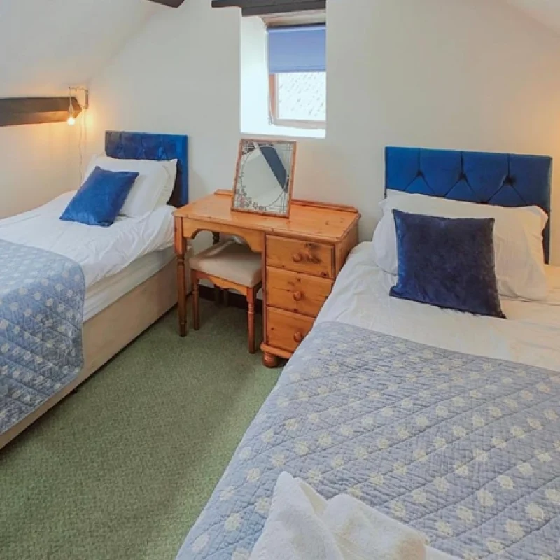 linhay-twinroom2-605x465